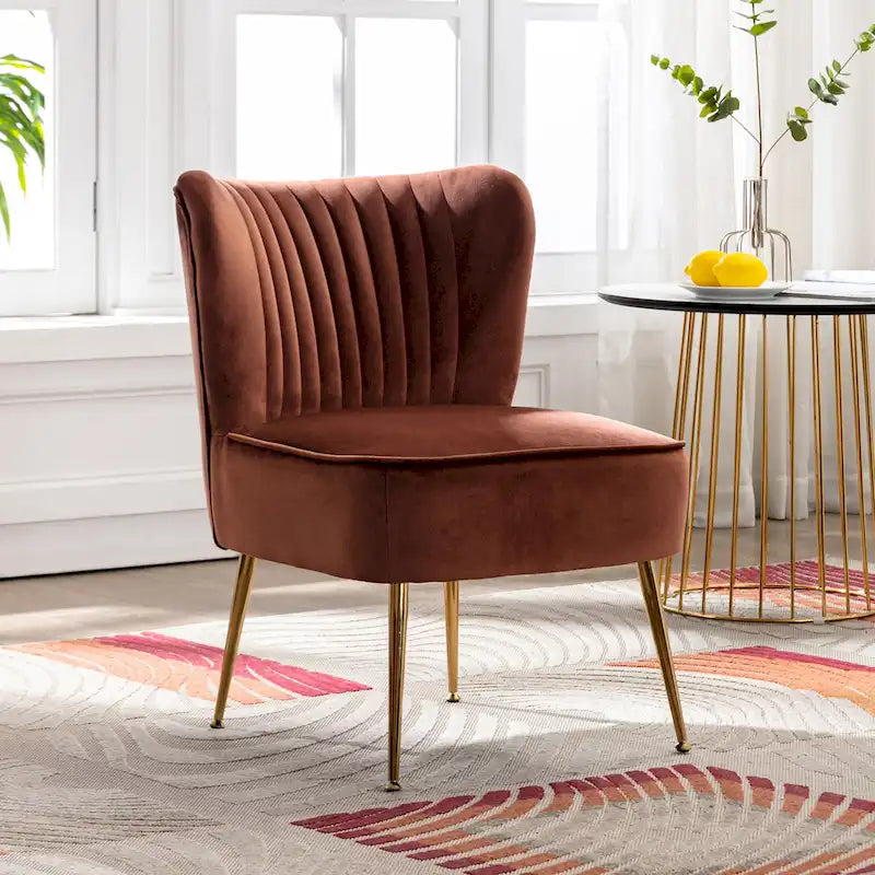 Fauteuil d'appoint capitonné en velours avec pieds dorés