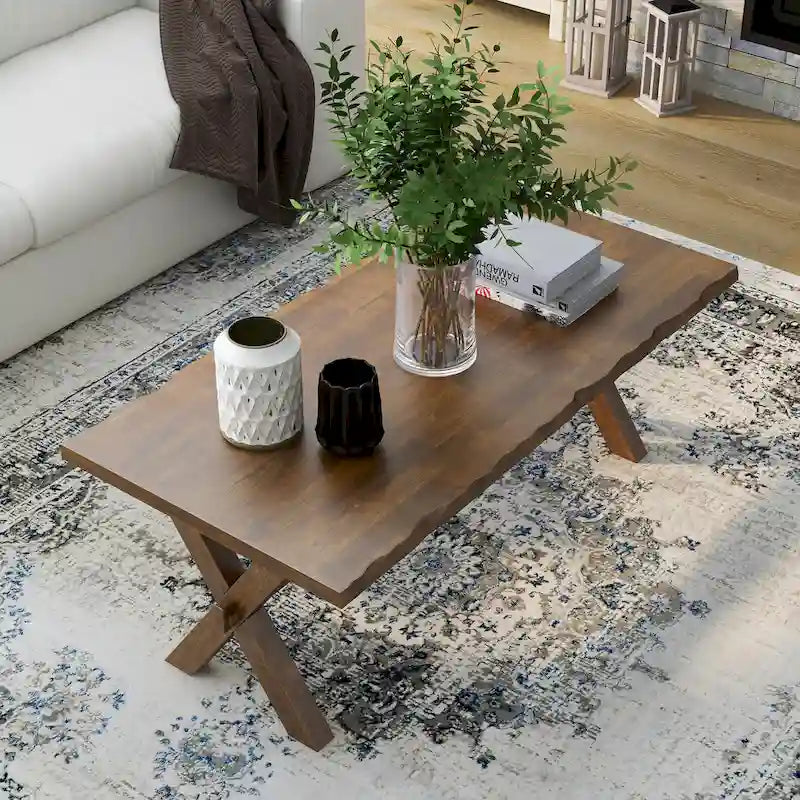 Table basse en bois massif à bords bruts de 47 pouces avec piètement en X — Noyer